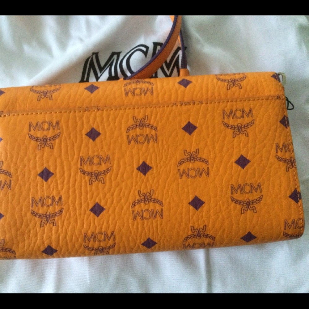 MCM Cognac small crossbody - Picture 4 of 7
